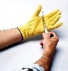 Вырезать стойкие перчатки